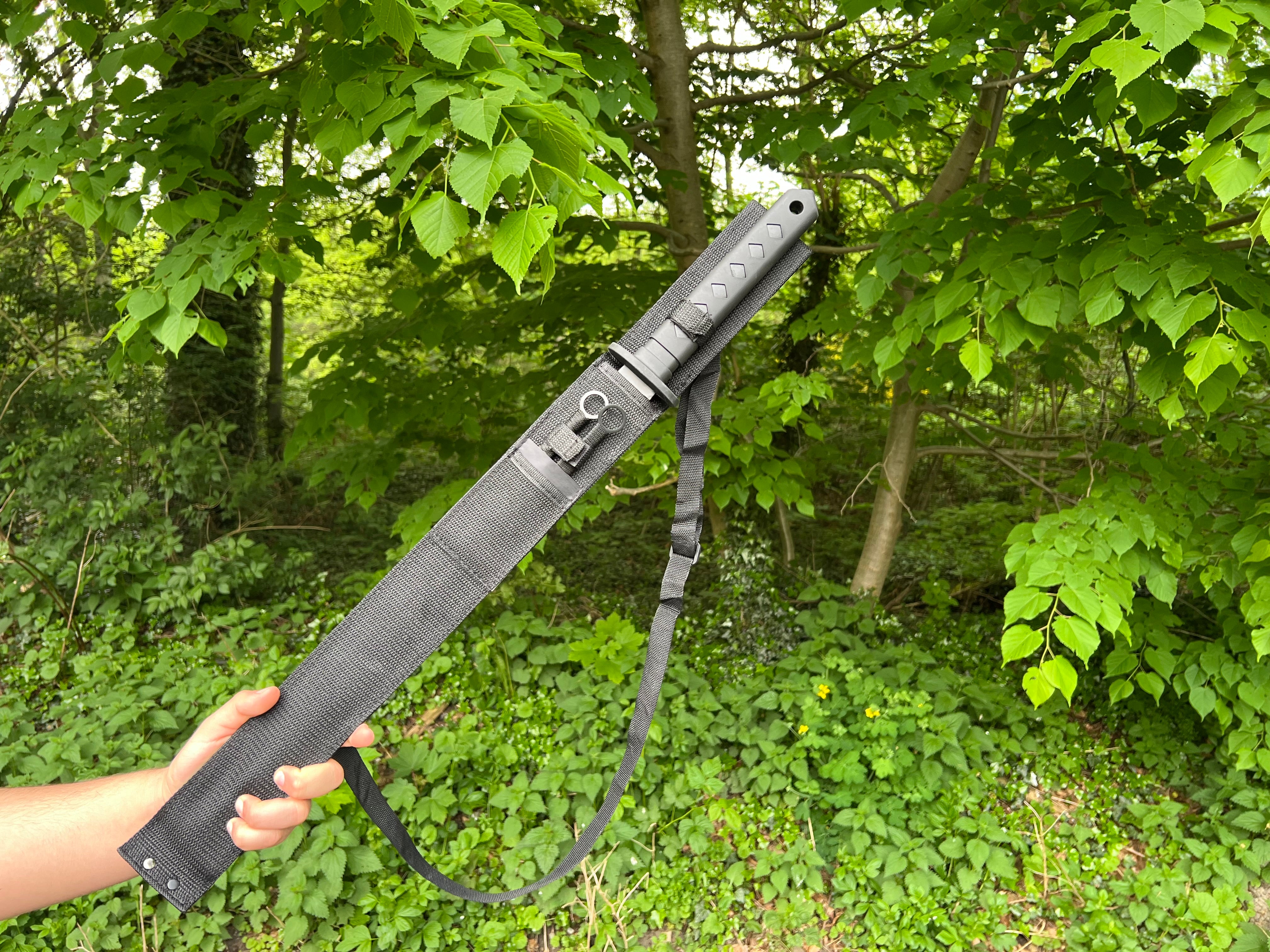 Schattenschwert-Set: Rückenschwert mit Dolchen