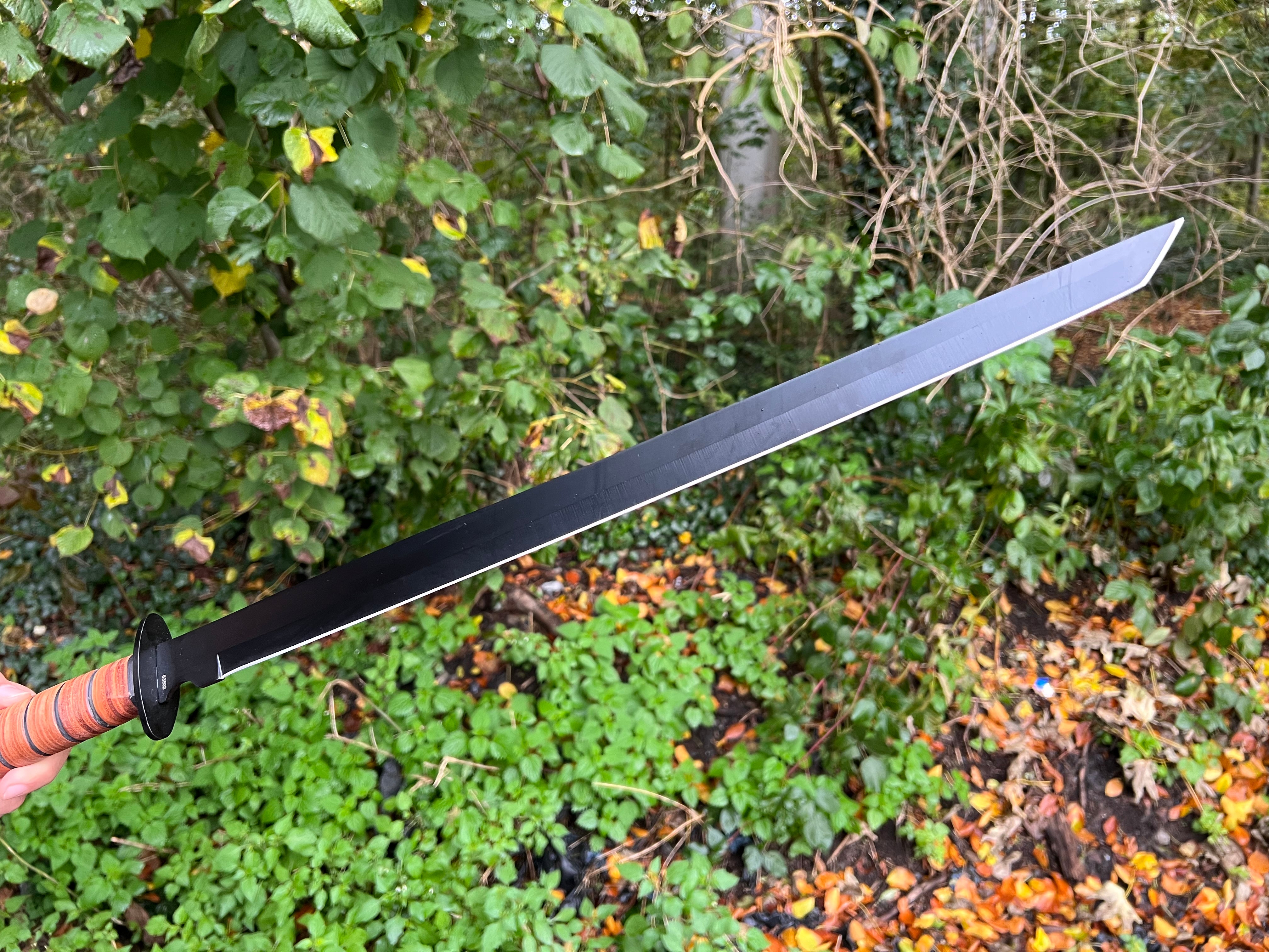 Elegantes Ninjaschwert mit Authentischer Lederwicklung – Edelstahlklinge und Stylische Nylon-Scheide