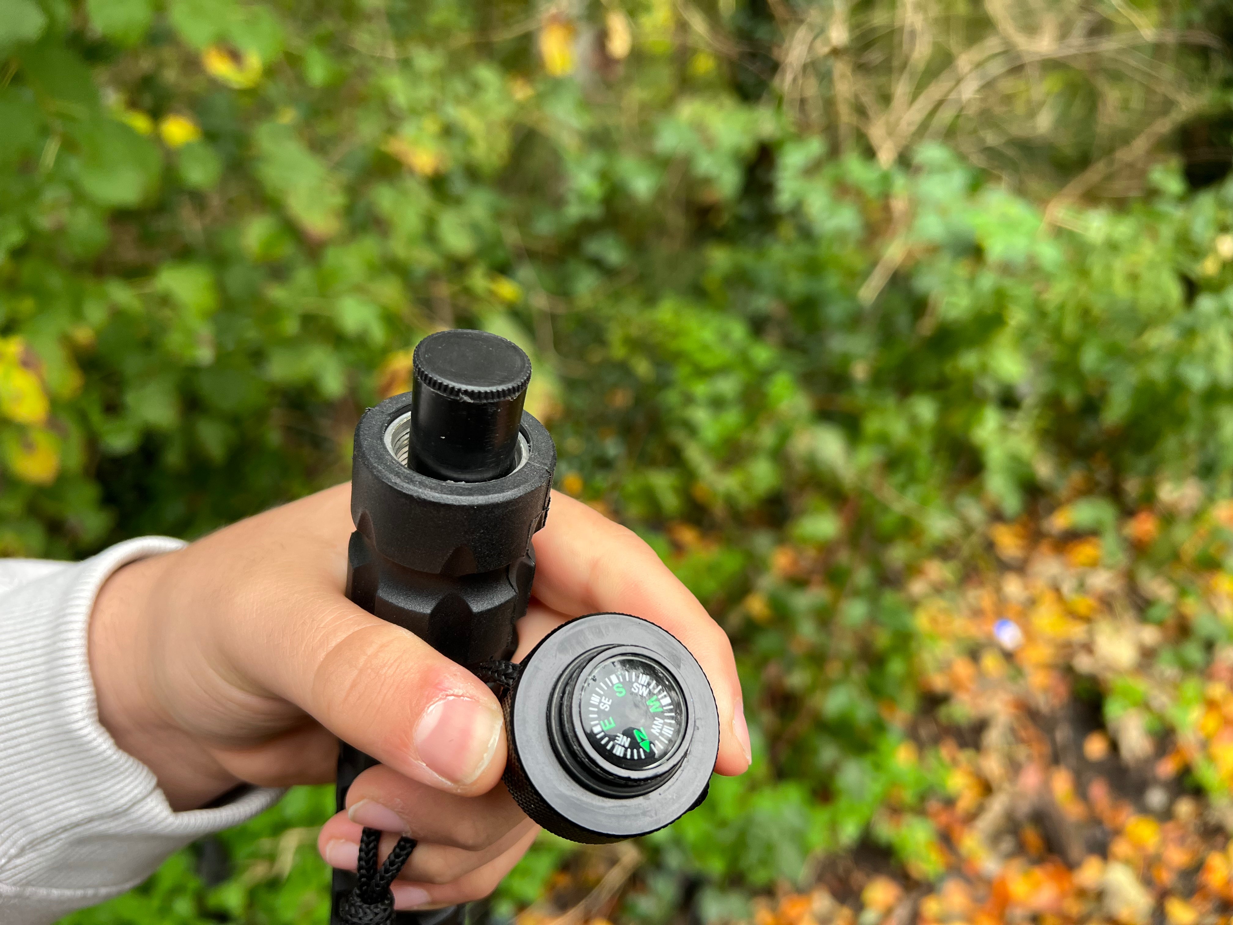 Blackfield Tactical Axt – Überlebensaxt mit integriertem Kompass und Survival-Kit