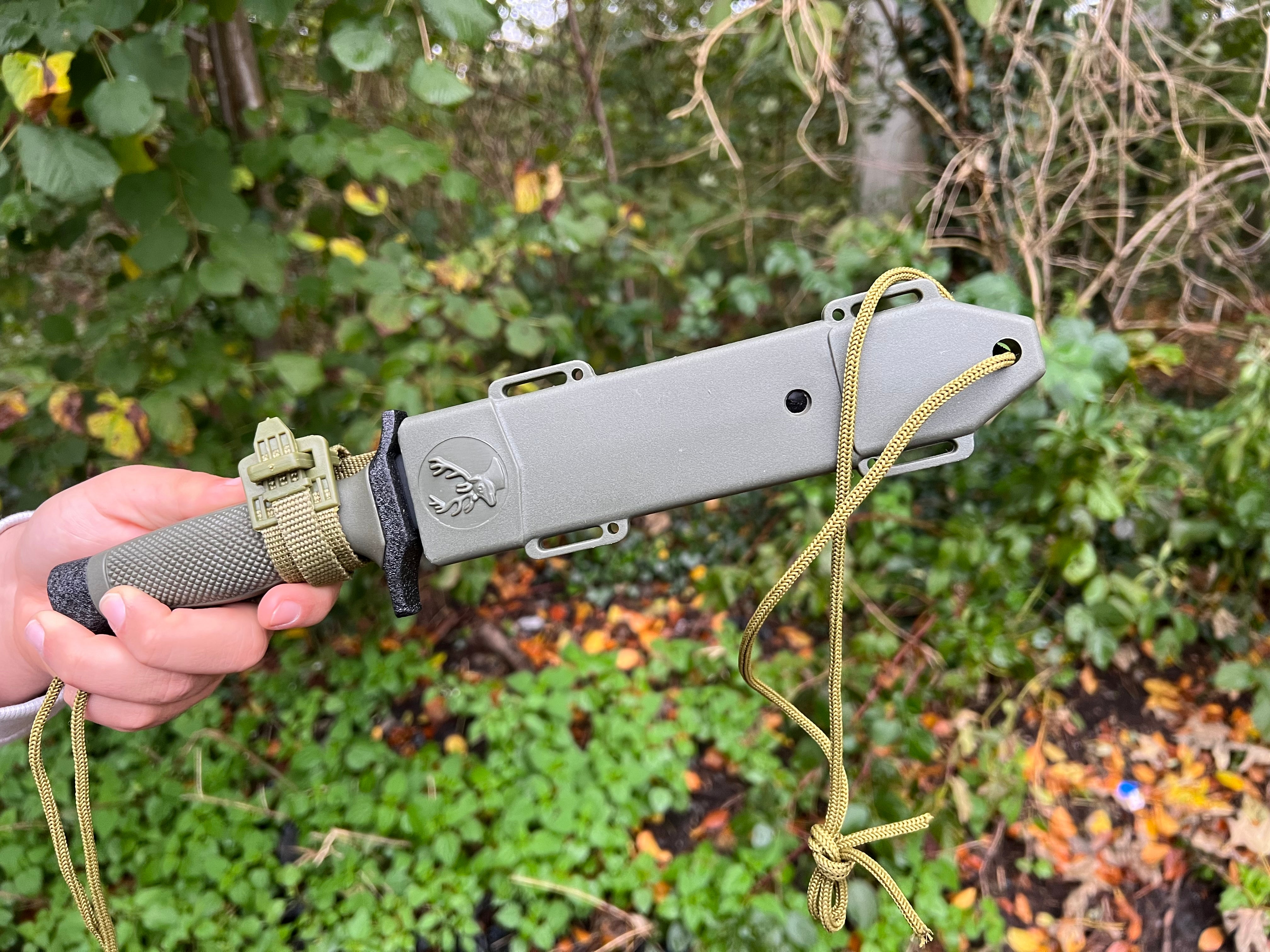 Survival-Messer "Rambo Tactical" – Outdoor-Gefährte mit harter Anodisierung und starrem Holster