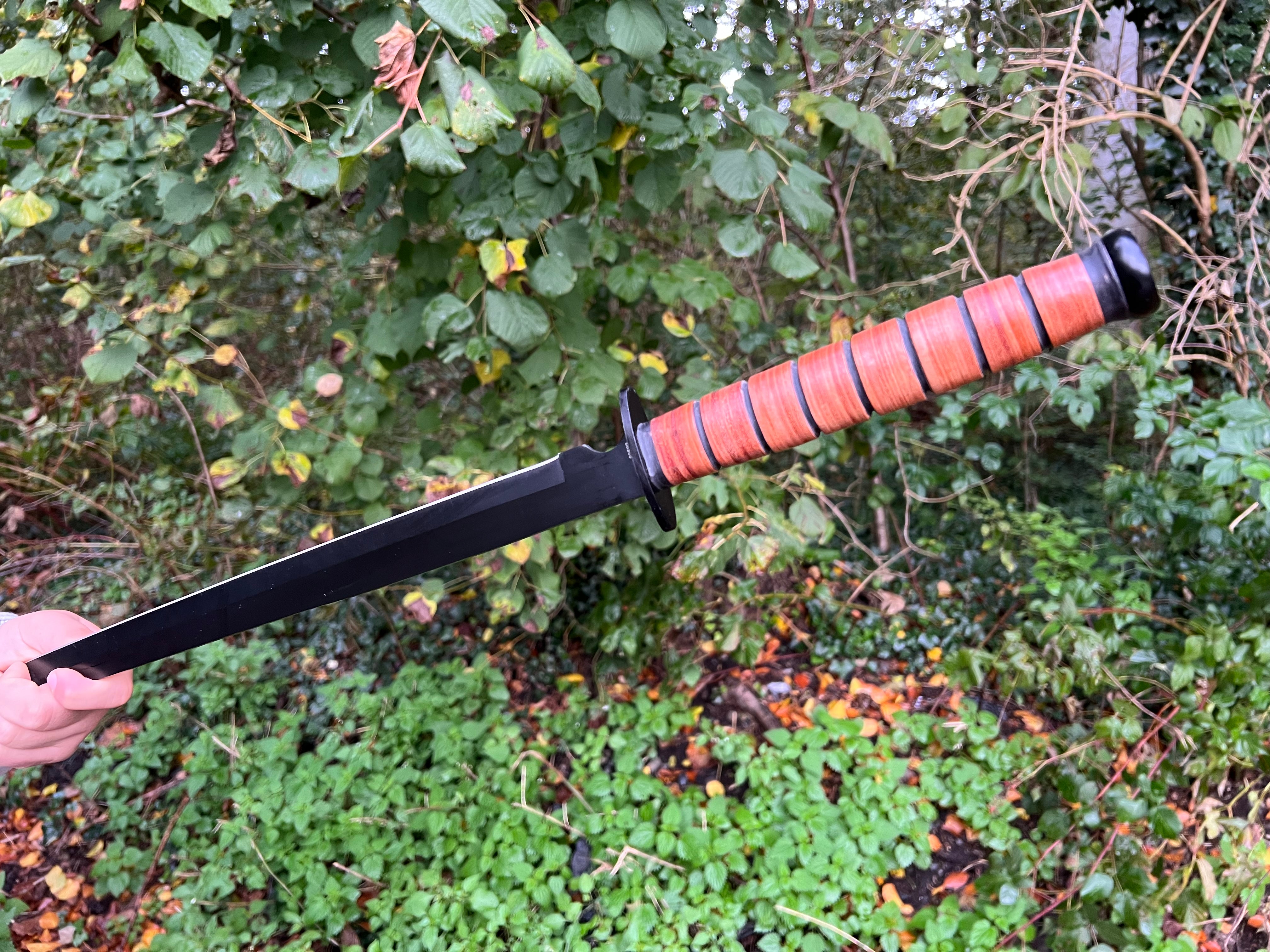 Elegantes Ninjaschwert mit Authentischer Lederwicklung – Edelstahlklinge und Stylische Nylon-Scheide