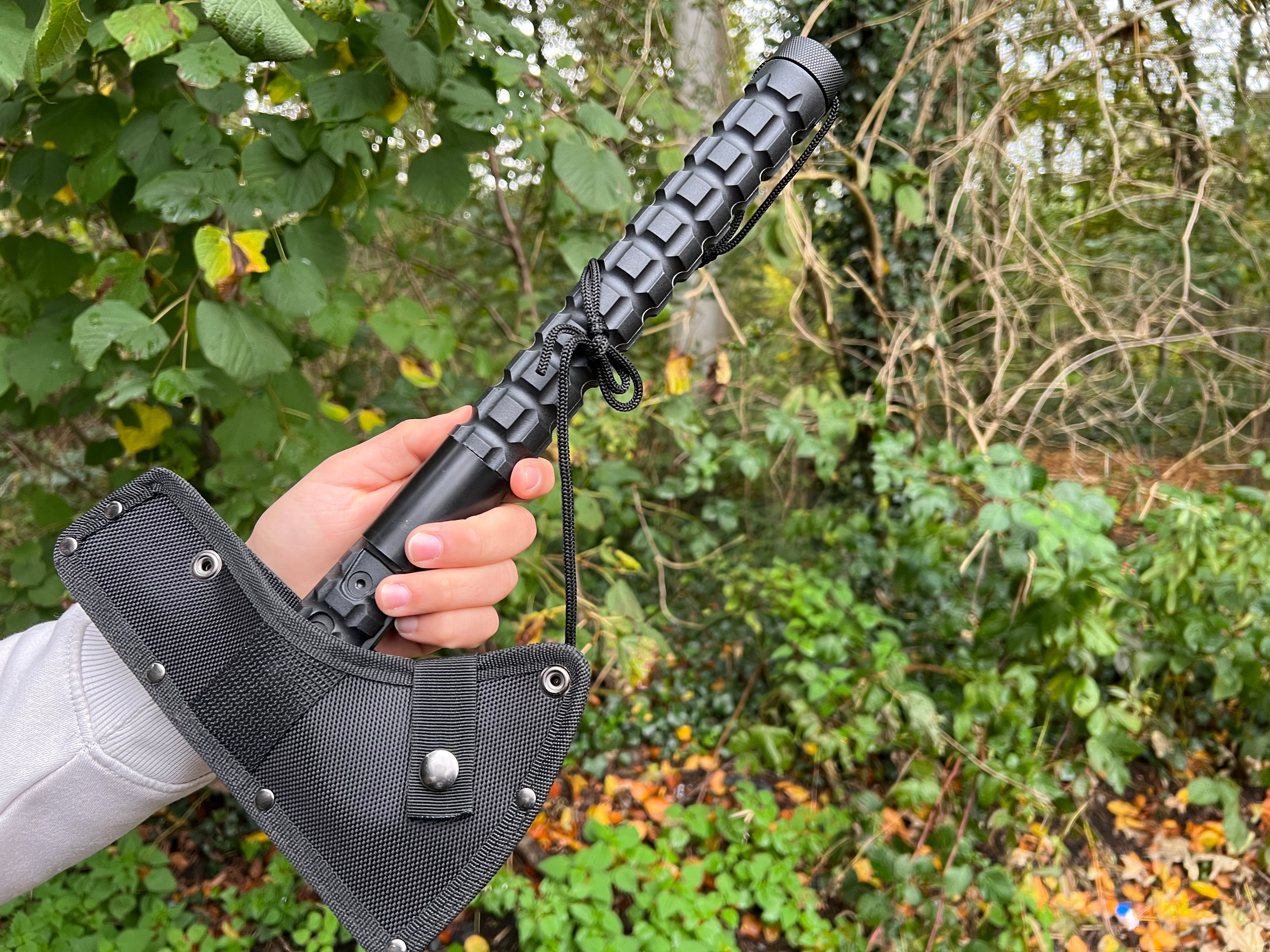 Blackfield Tactical Axt – Überlebensaxt mit integriertem Kompass und Survival-Kit
