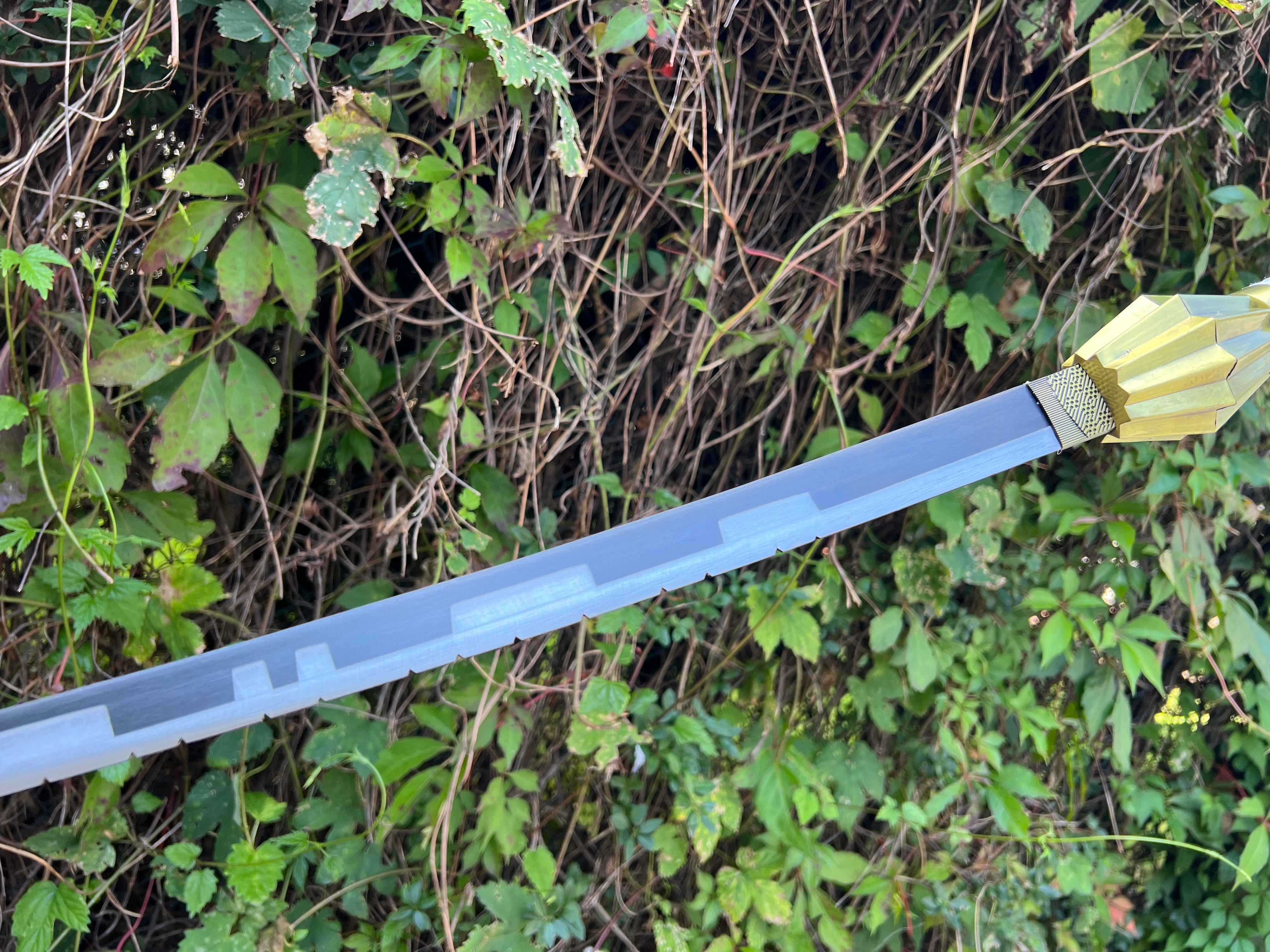 Kenpachi Zaraki Nozarashi Katana mit Kampfspuren- Bleach