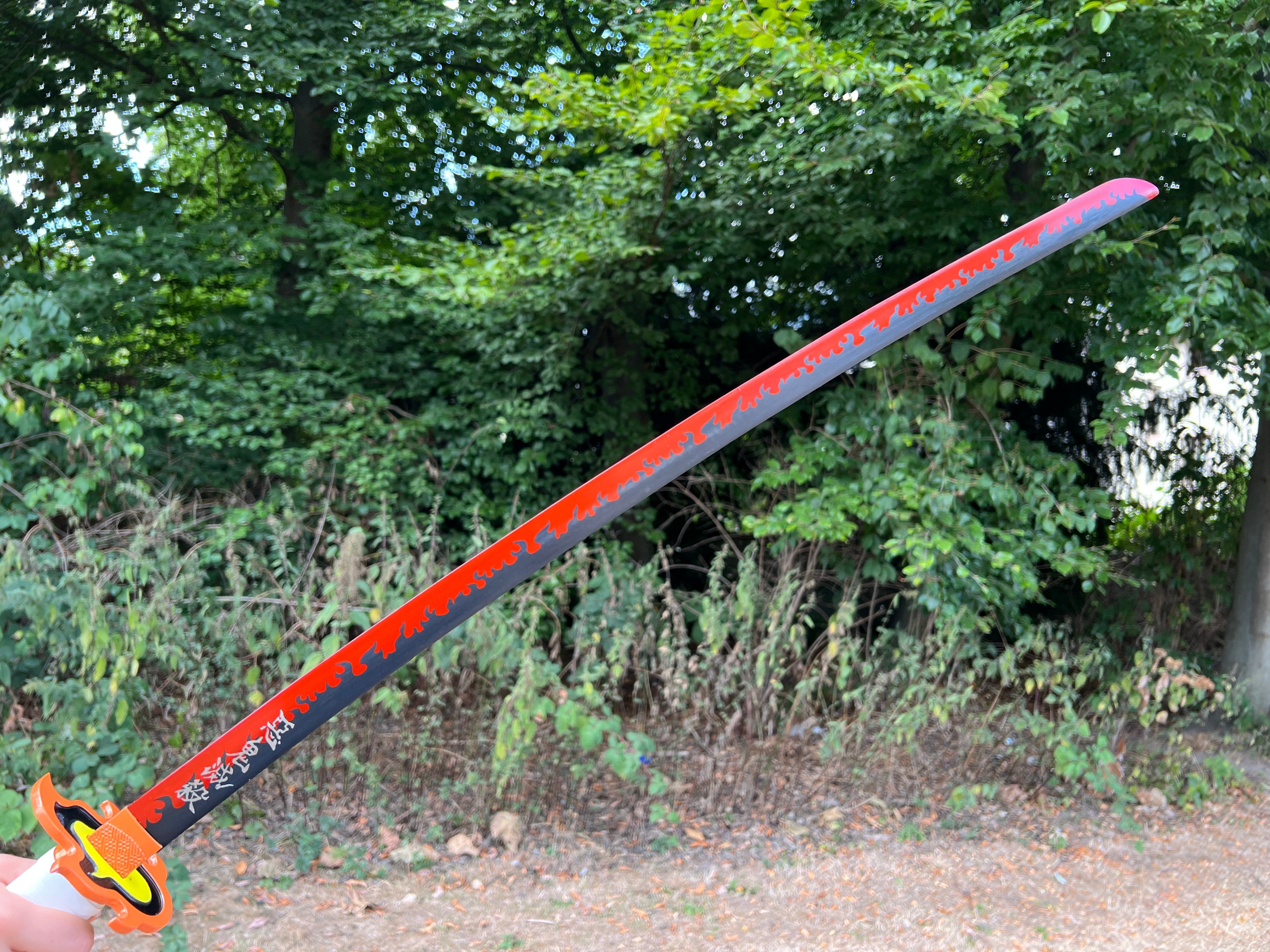 Kyojuro Rengoku Katana mit Bambusklinge - Demon Slayer: Kimetsu No Yaiba (Vorbestellung)