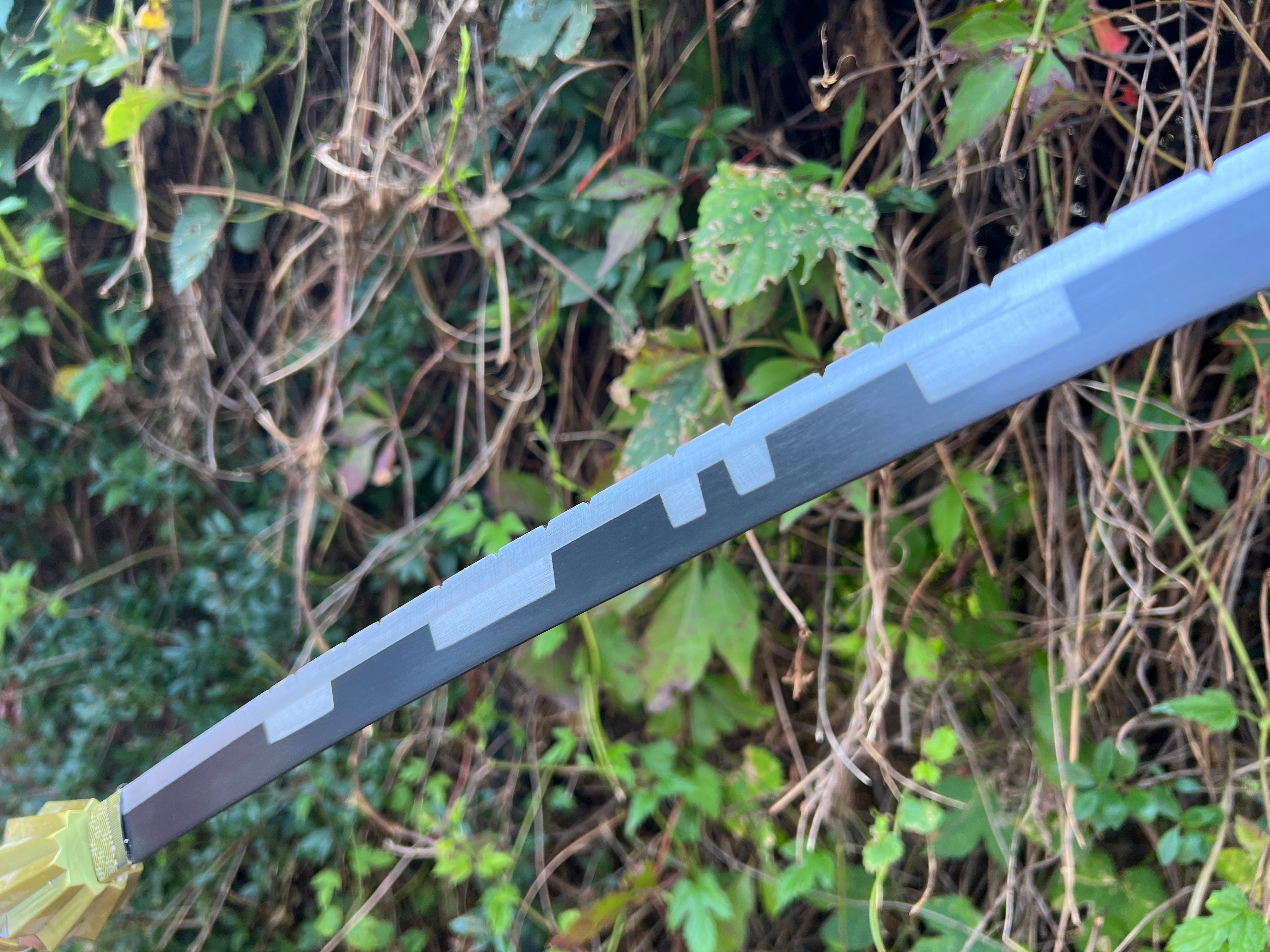 Kenpachi Zaraki Nozarashi Katana mit Kampfspuren- Bleach