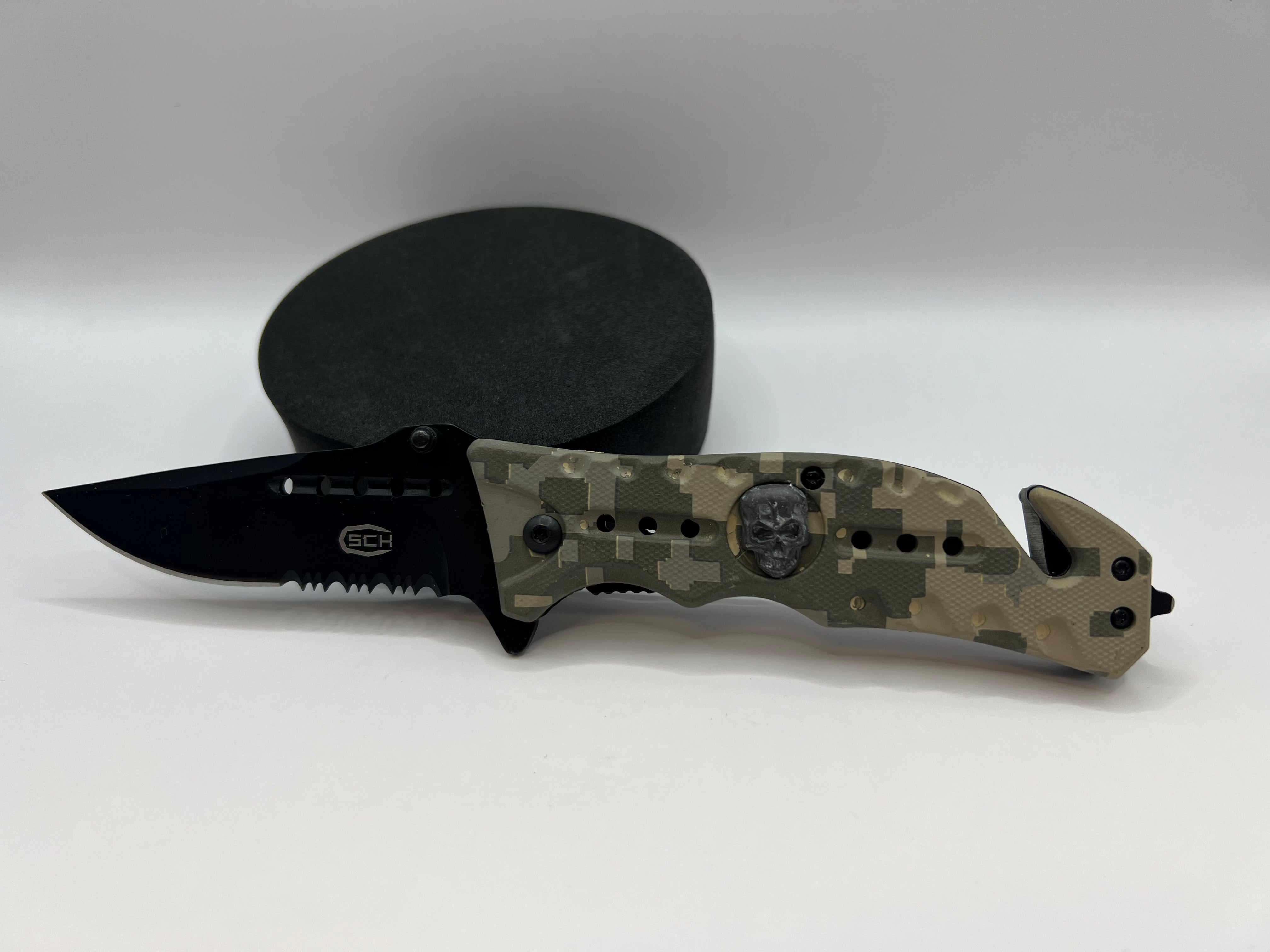 Taschenklappmesser mit Federunterstützung und Gurtschneider (CW-K860)