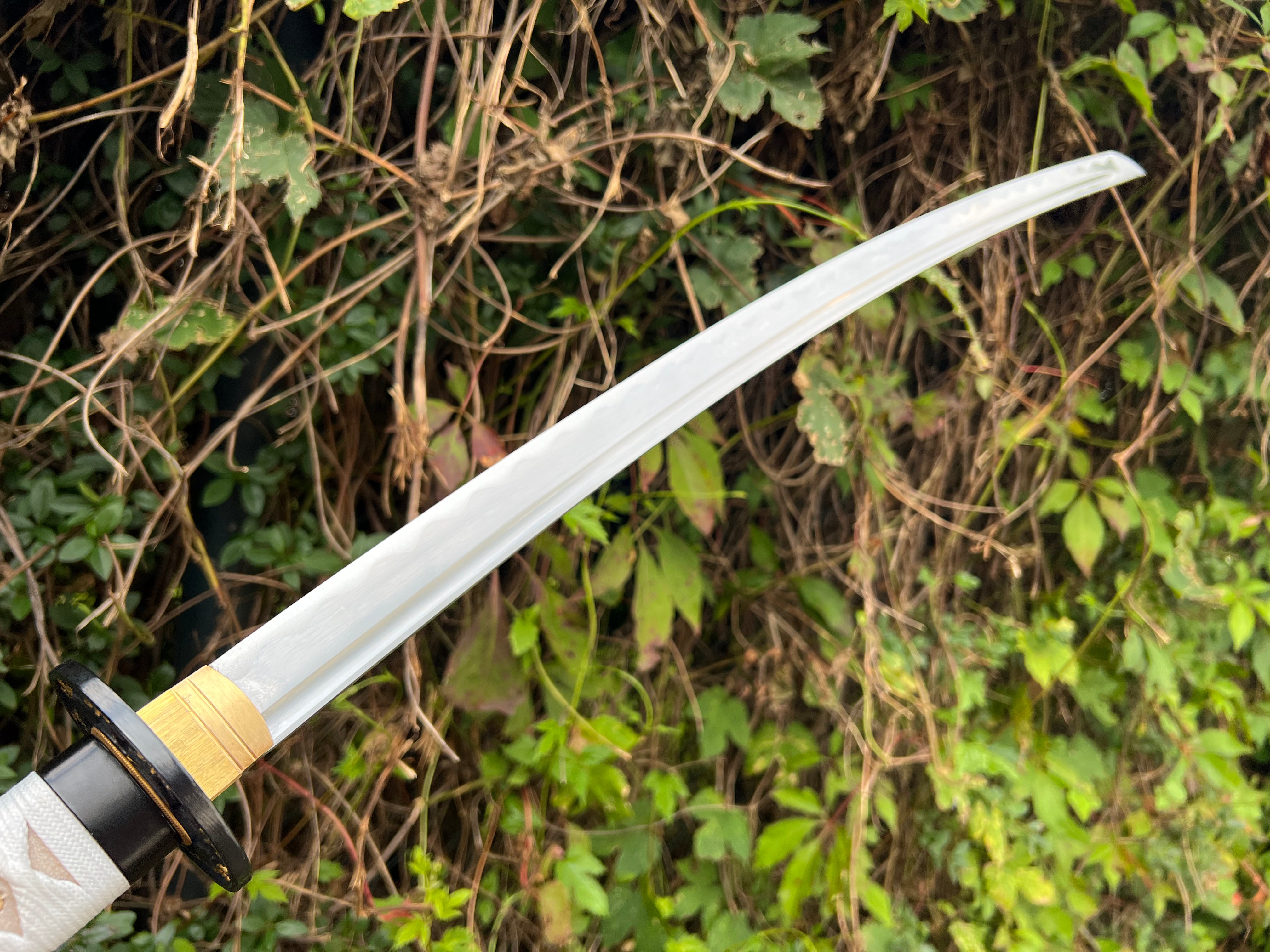 John Lee Shiro Katana - Eleganz in Weiß (White Bride Katana)(Kampfbereit und Handgeschmiedet)