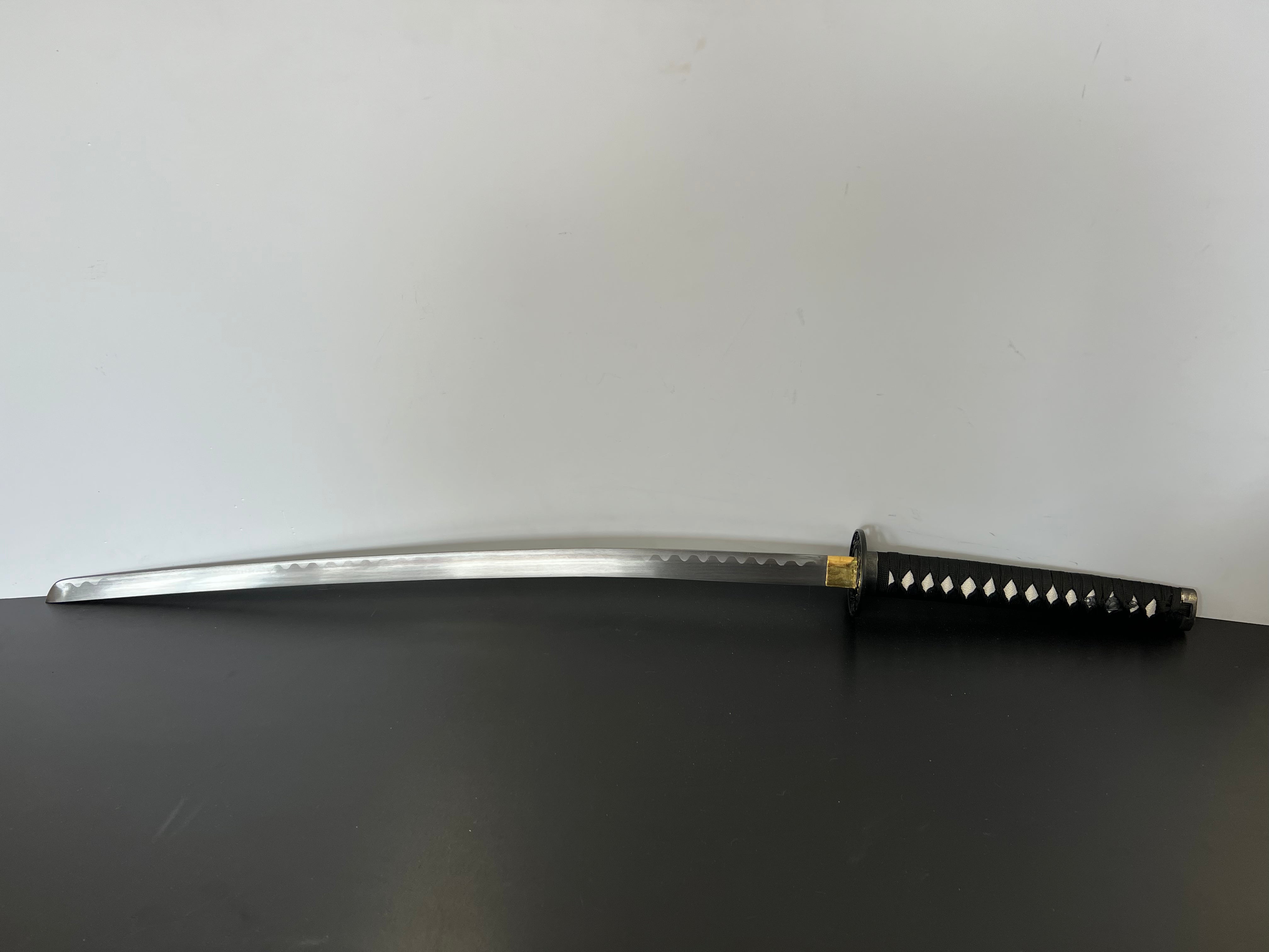 Katana mit weißen Kirschblütenmuster (White Flower-Sakura)