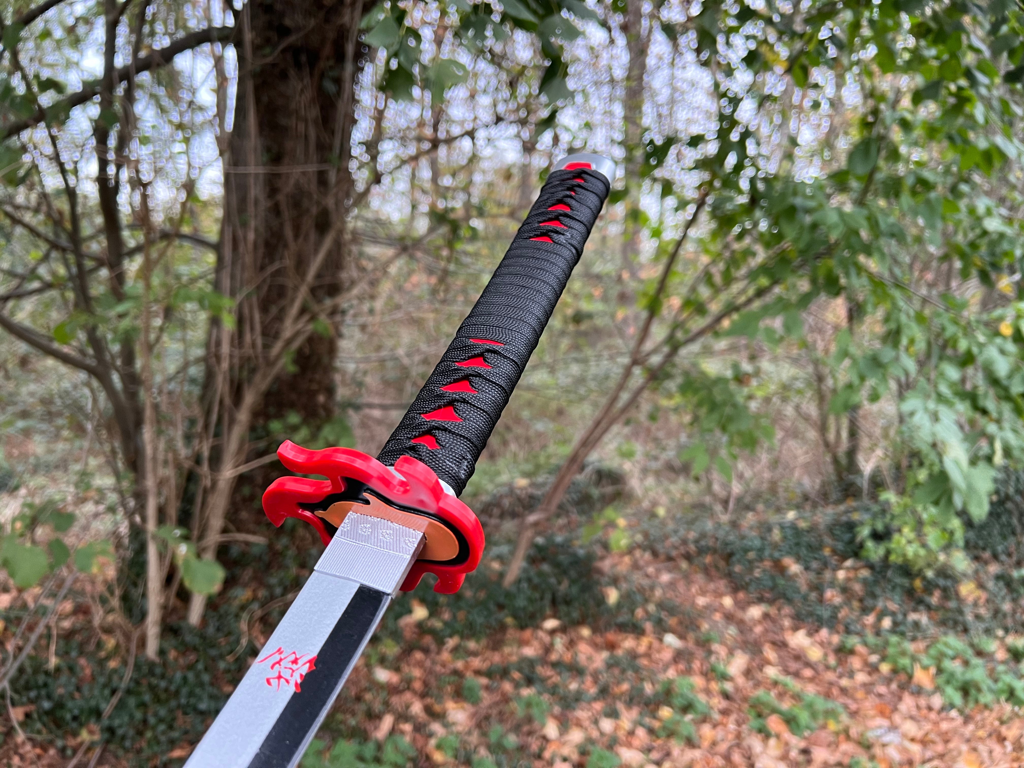 Tanjiro Katana V2 -Demon Slayer (Nichirin): Kimetsu No Yaiba (Vorbestellung)