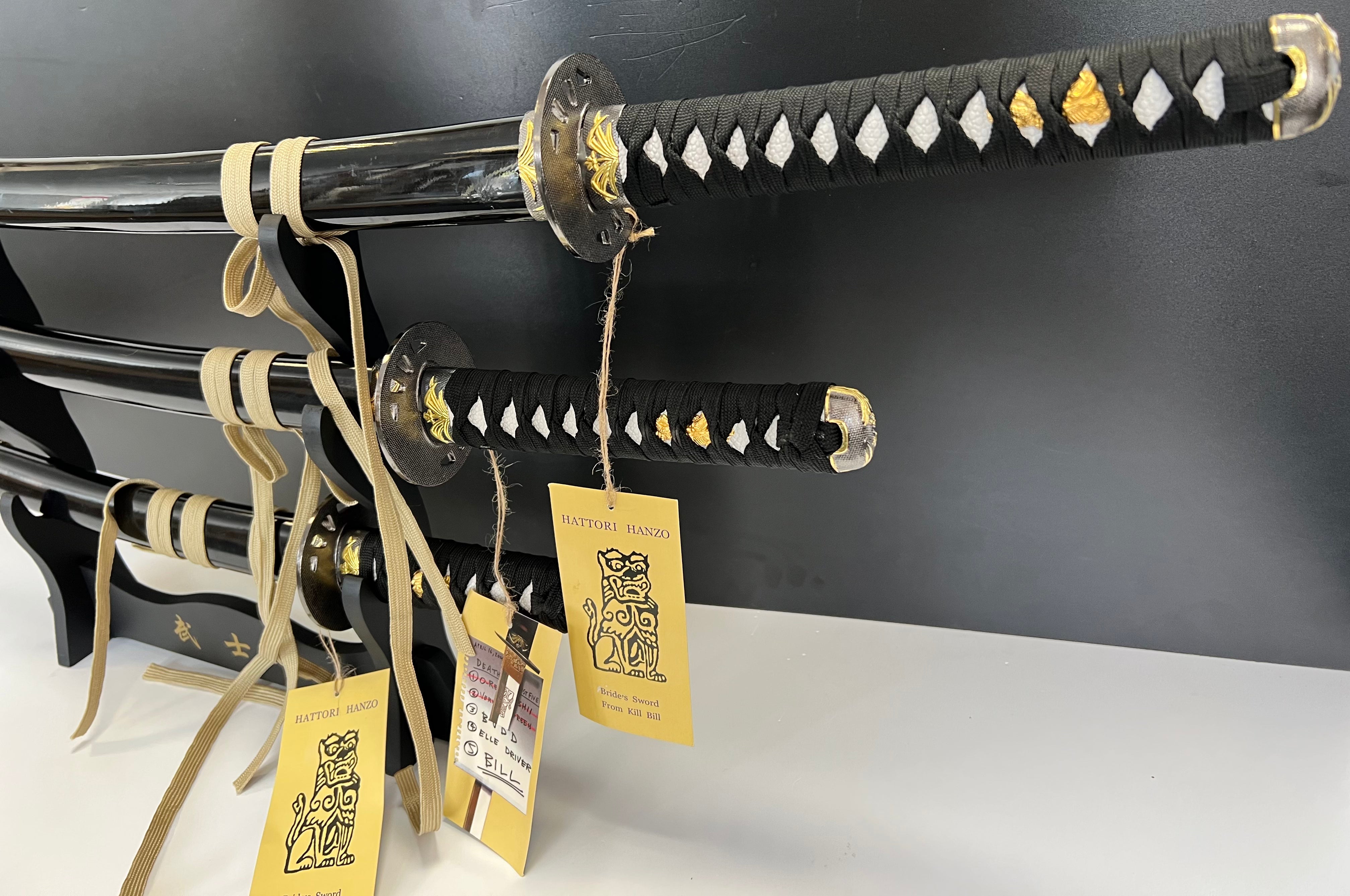 Das Schwert der braut aus dem Kultfilm Kill Bill. Das Schwert wurde im Film Kill Bill von dem Legendären Schwert Schmied Hattori Hanzo in Japan geschmiedet. Hattori Hanzo hatte sich zuvor geschworen keine Schwerter mehr zu schmieden,