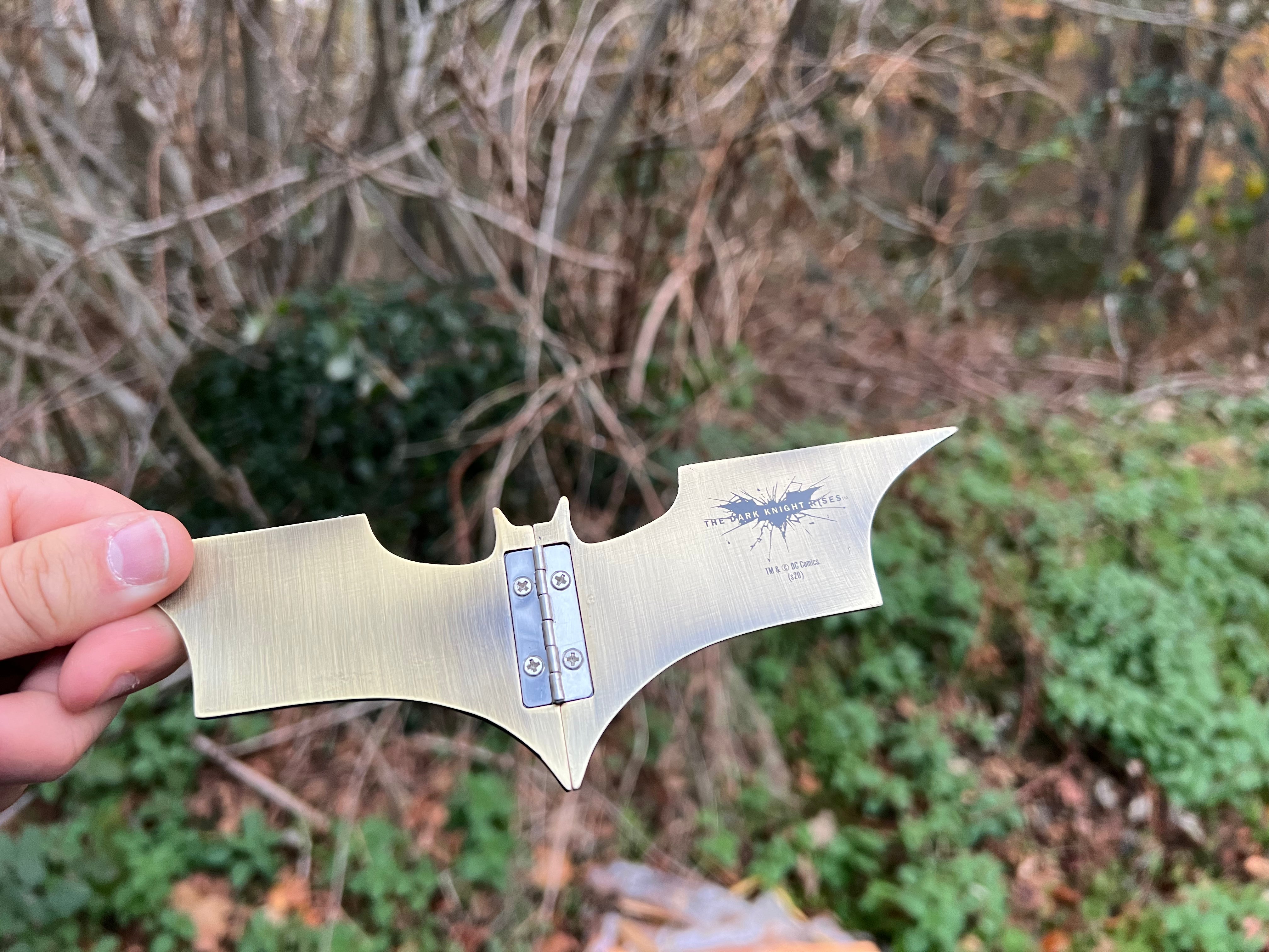 1zu1 Batarang mit Wandhalterung - Batman