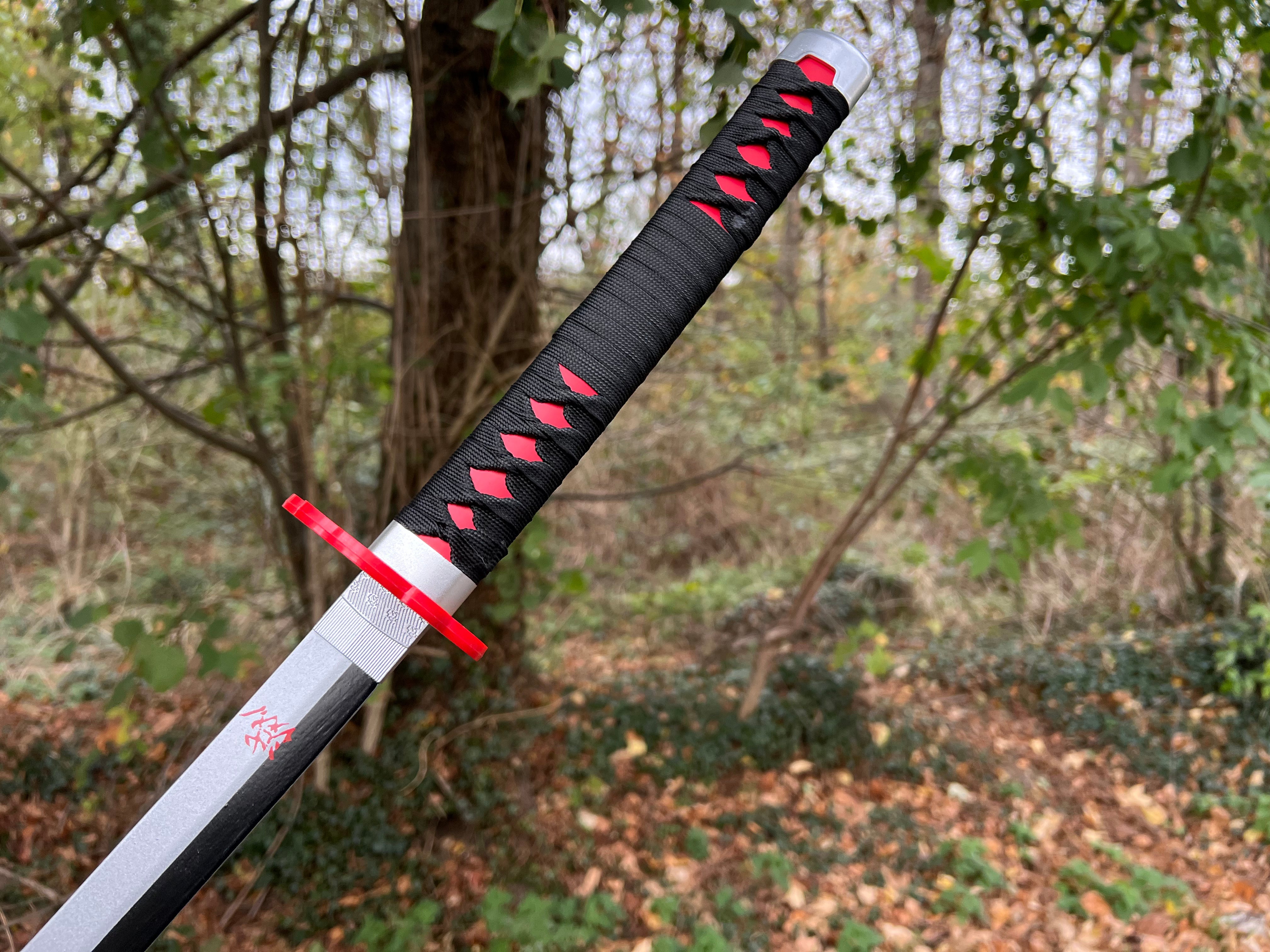 Tanjiro Katana V2 -Demon Slayer (Nichirin): Kimetsu No Yaiba (Vorbestellung)