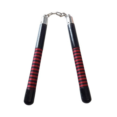 Nunchakus mit roten Streifen